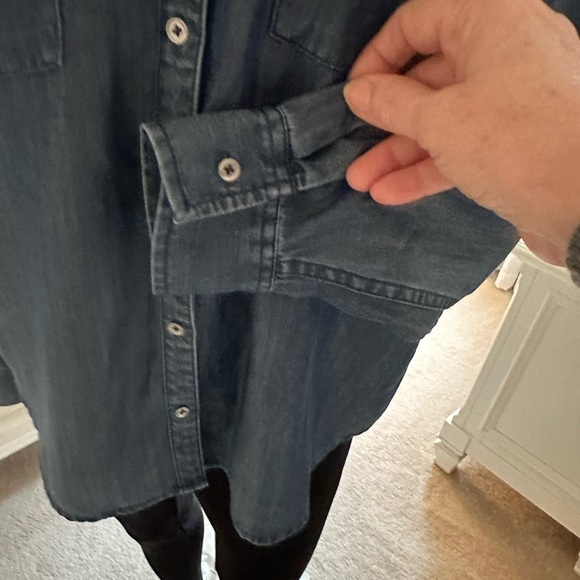 WHBM DENIM COLORED BUTTON DOWN SIZE 10 - Picture 6 of 8